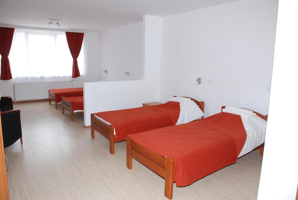 M Garni Hotel Vranje Habitación foto